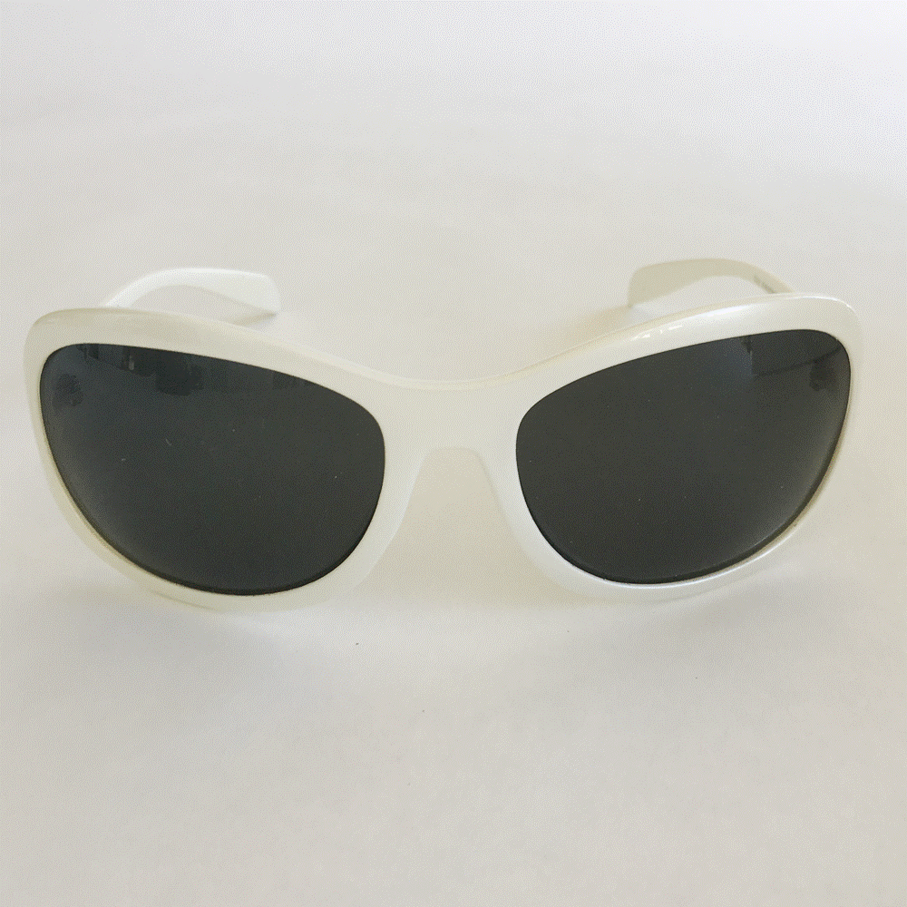 Ladyfish - Shiny White Frame with Smoke Lenses OE5032-1